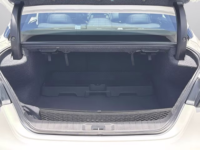 2023 Pearl White Tricoat Nissan Maxima SR FWD Sedan