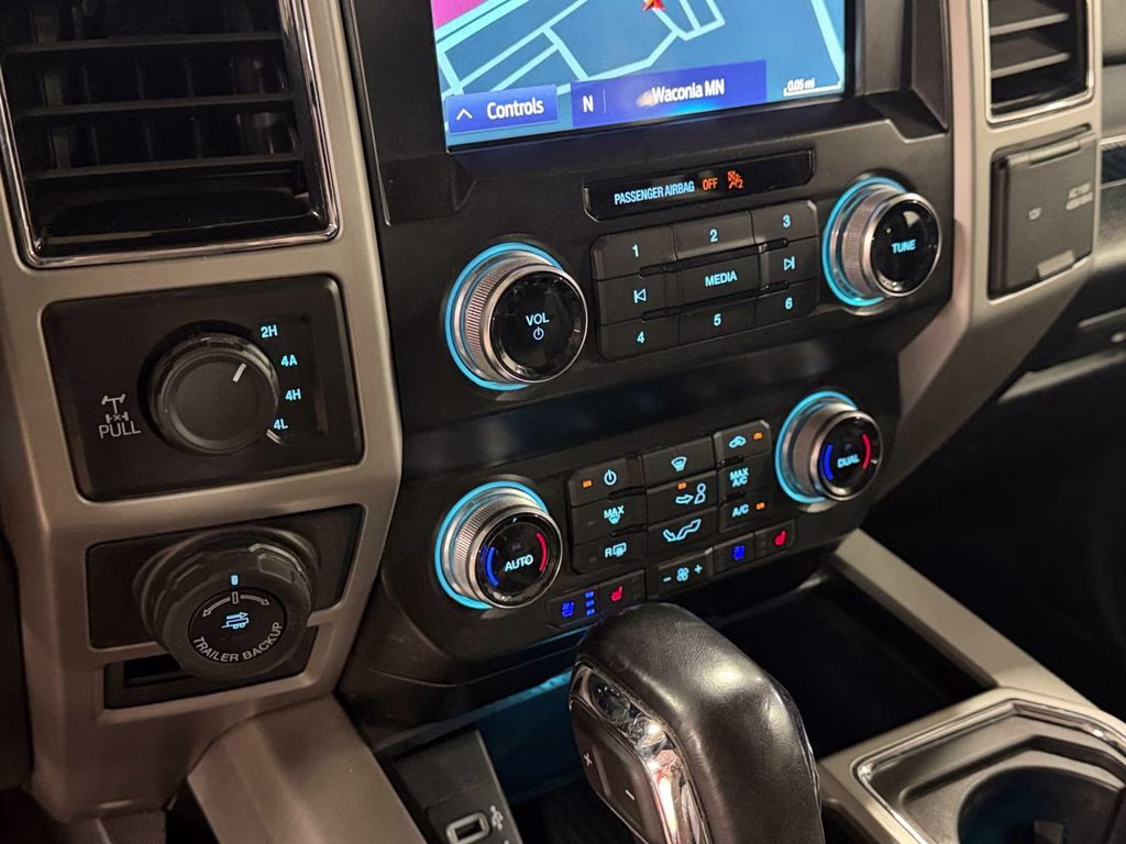 2020 Ford F-150 Lariat FX4 w/Trailer Tow & Twin Panel Moonroof 4X4 Truck