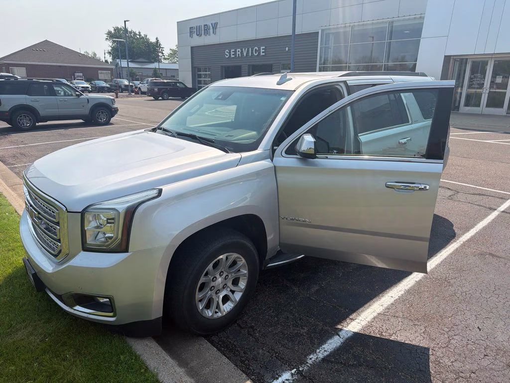 2017 Quicksilver Metallic GMC Yukon SLT w/Preferred Equipt & Bose Premium Audio 4X4 SUV