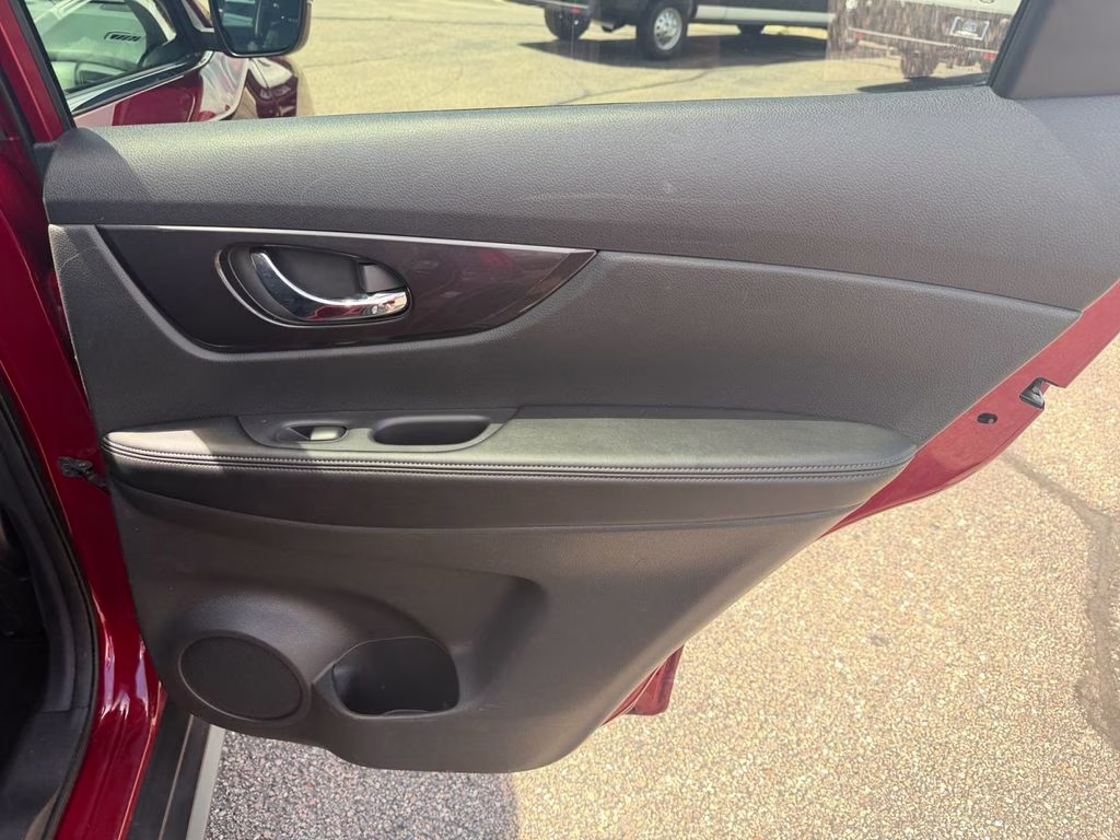 2018 Scarlet Ember Nissan Rogue SV w/Comfort & Convenience Pkgs AWD SUV