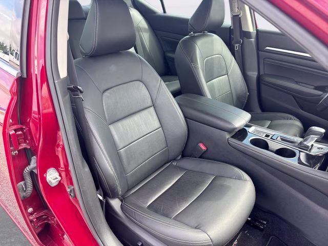 2021 Scarlet Nissan Altima 2.5 SL FWD Sedan