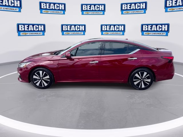 2021 Scarlet Nissan Altima 2.5 SL FWD Sedan