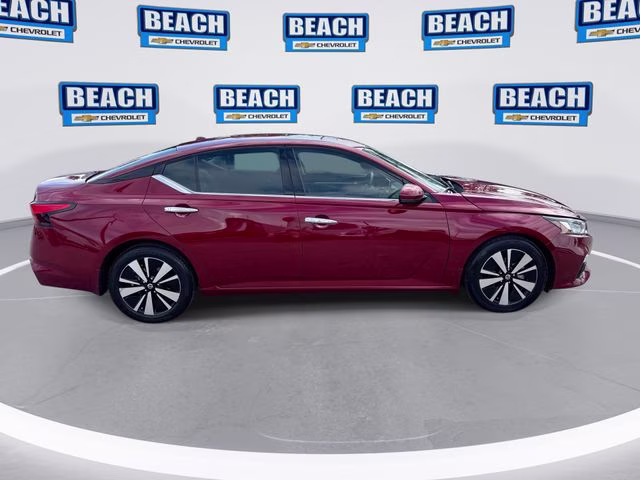 2021 Scarlet Nissan Altima 2.5 SL FWD Sedan