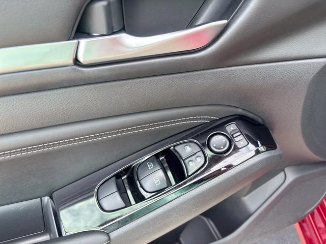 2021 Scarlet Nissan Altima 2.5 SL FWD Sedan