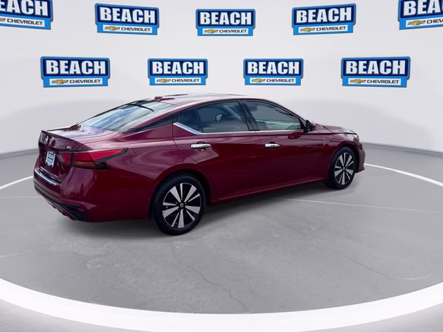 2021 Scarlet Nissan Altima 2.5 SL FWD Sedan