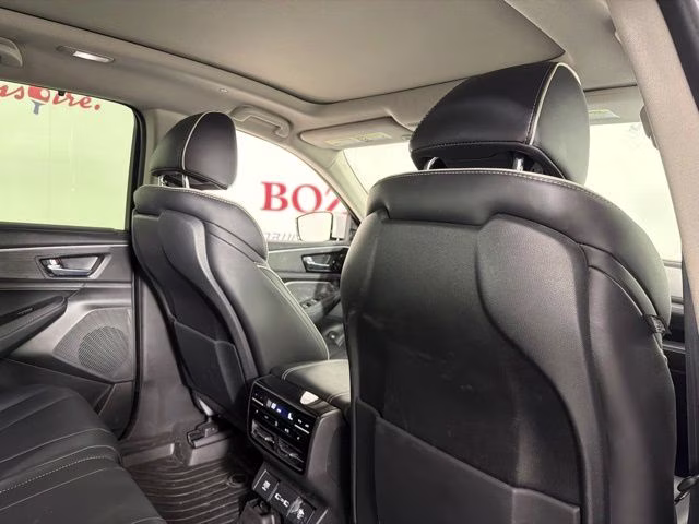 2022 White Acura MDX Advance SH-AWD AWD SUV
