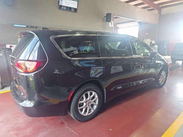 2023 Brilliant Black Crystal Pearlcoat Chrysler Voyager LX FWD Van