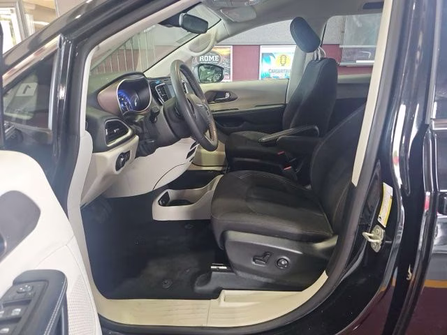 2023 Brilliant Black Crystal Pearlcoat Chrysler Voyager LX FWD Van