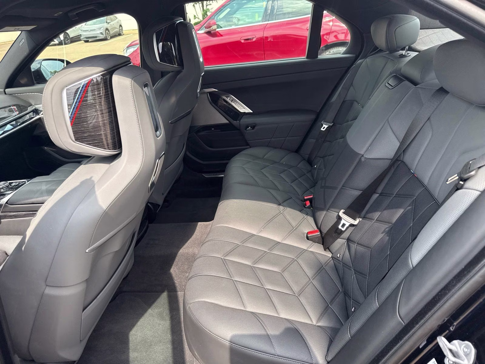 2023 Carbon Black Metallic BMW 7 Series 740i RWD Sedan