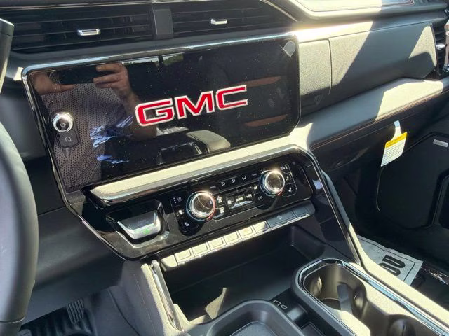 2026 Titainium GMC Sierra 2500HD AT4 4X4 Truck