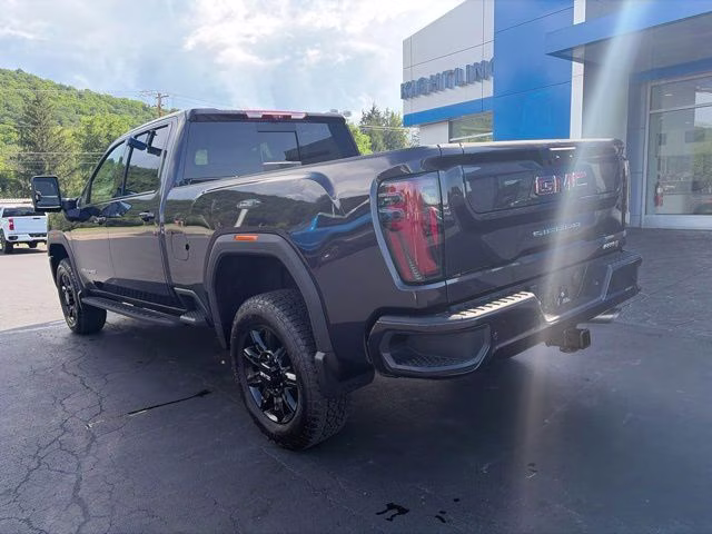 2026 Titainium GMC Sierra 2500HD AT4 4X4 Truck