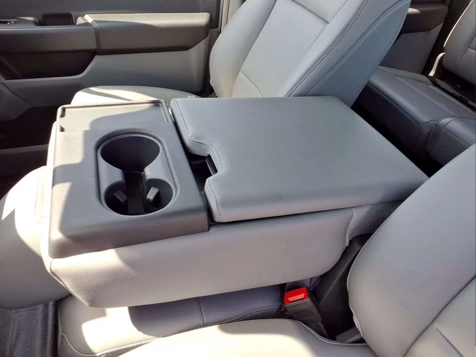 2026 Oxford White Ford Super Duty F-350 DRW XL 4X4 Chassis