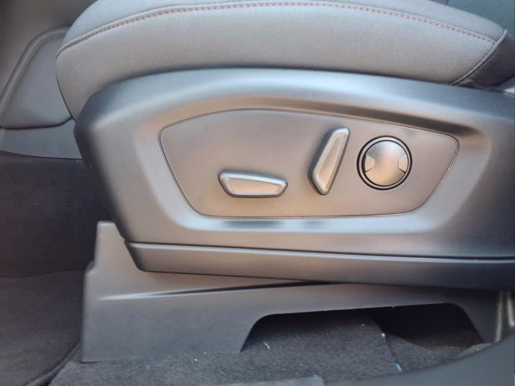2026 Agate Black Metallic Ford Explorer Active w/200A Pkg RWD SUV