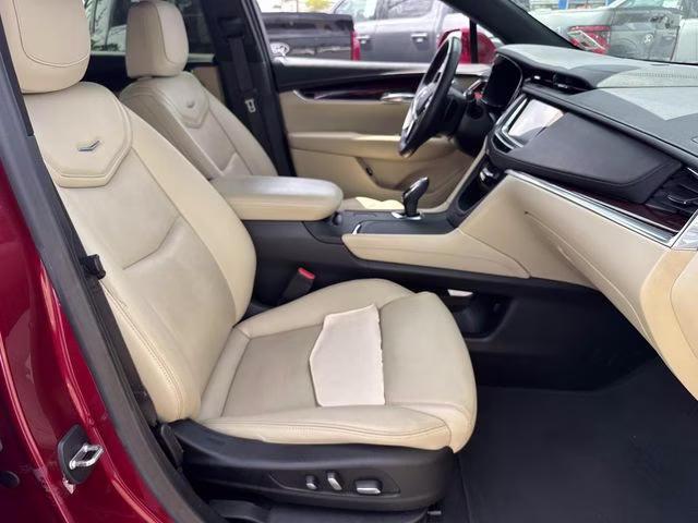 2019 Red Cadillac XT5 Luxury FWD SUV