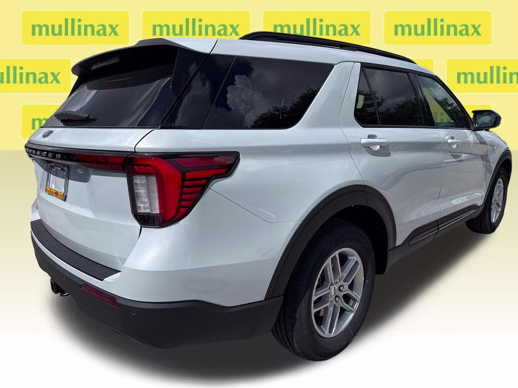 2026 Space White Metallic Ford Explorer Active RWD SUV