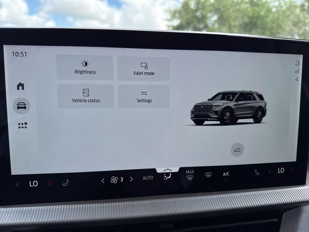 2026 Space White Metallic Ford Explorer Active RWD SUV
