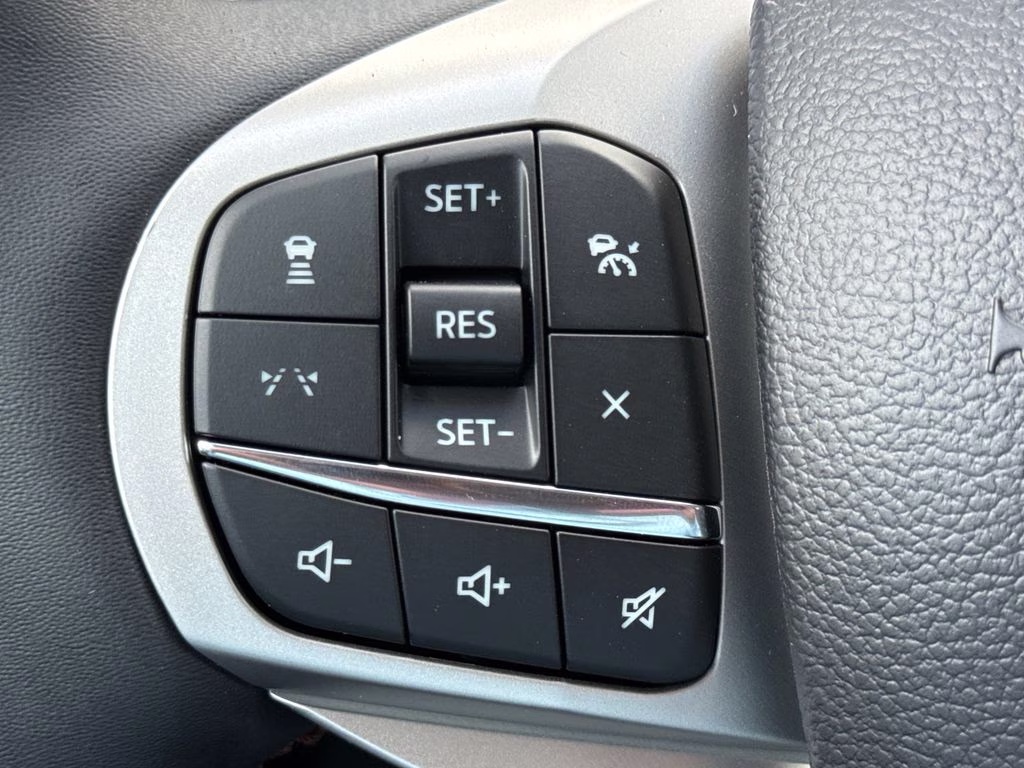 2026 Space White Metallic Ford Explorer Active RWD SUV