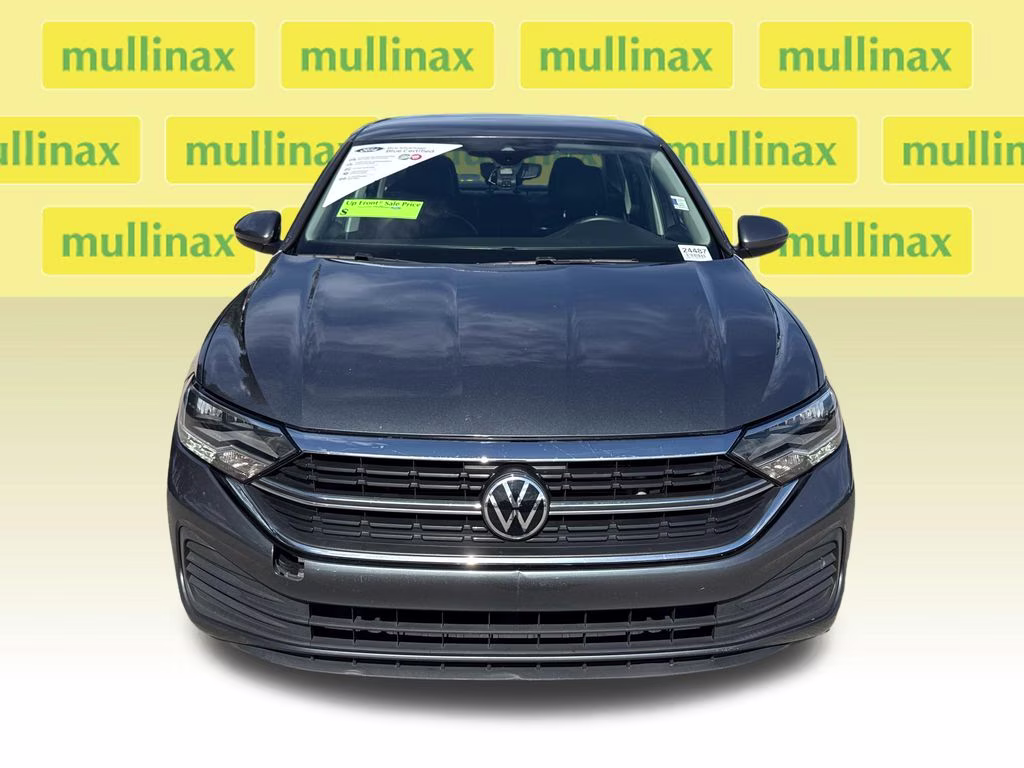 2022 Platinum Gray Metallic Volkswagen Jetta 1.5T SE FWD Sedan