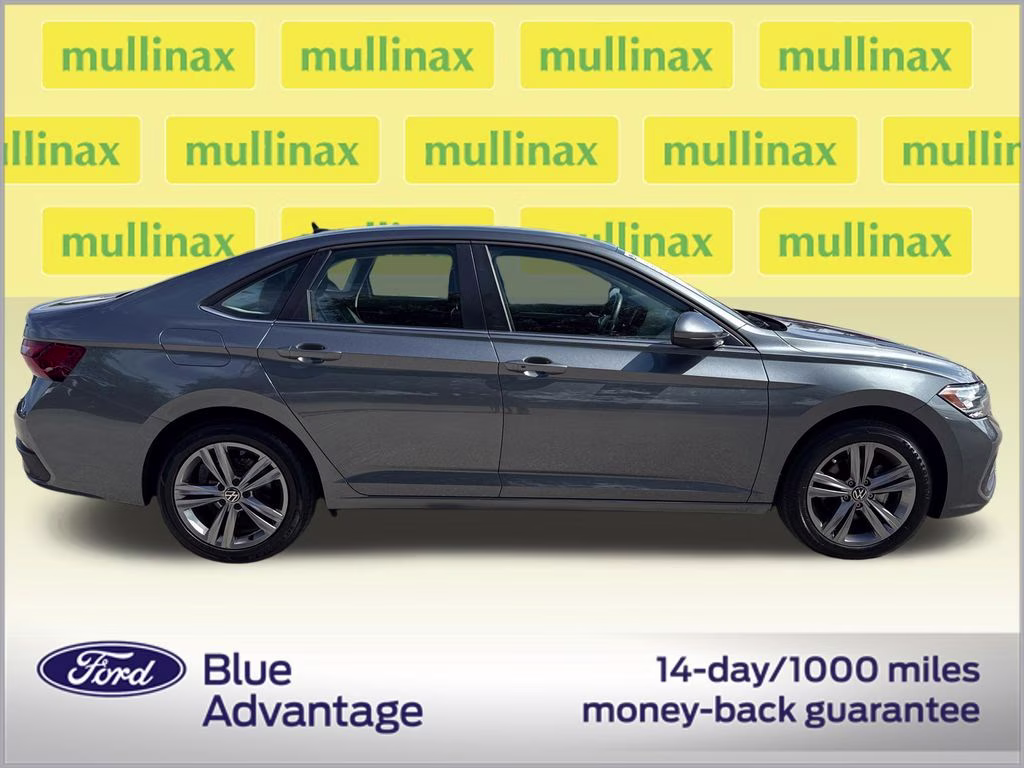 2022 Platinum Gray Metallic Volkswagen Jetta 1.5T SE FWD Sedan