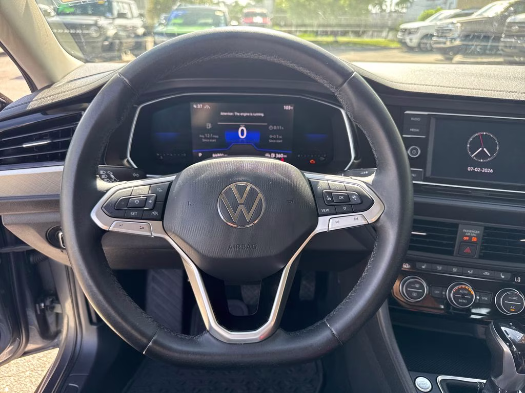 2022 Platinum Gray Metallic Volkswagen Jetta 1.5T SE FWD Sedan