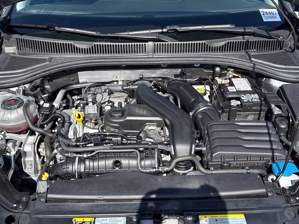 2022 Platinum Gray Metallic Volkswagen Jetta 1.5T SE FWD Sedan
