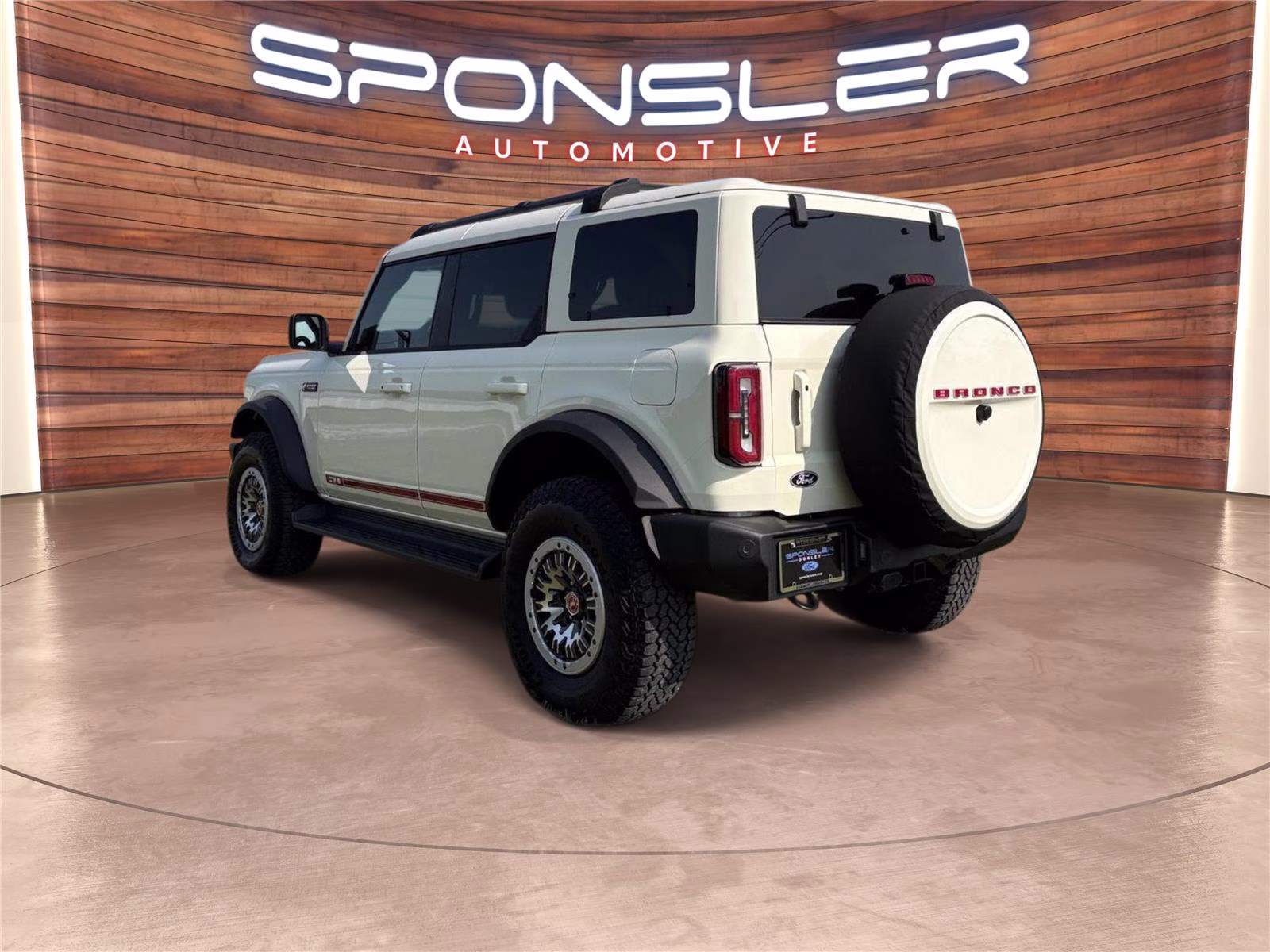 2026 Wimbledon White Ford Bronco Outer Banks 4X4 SUV