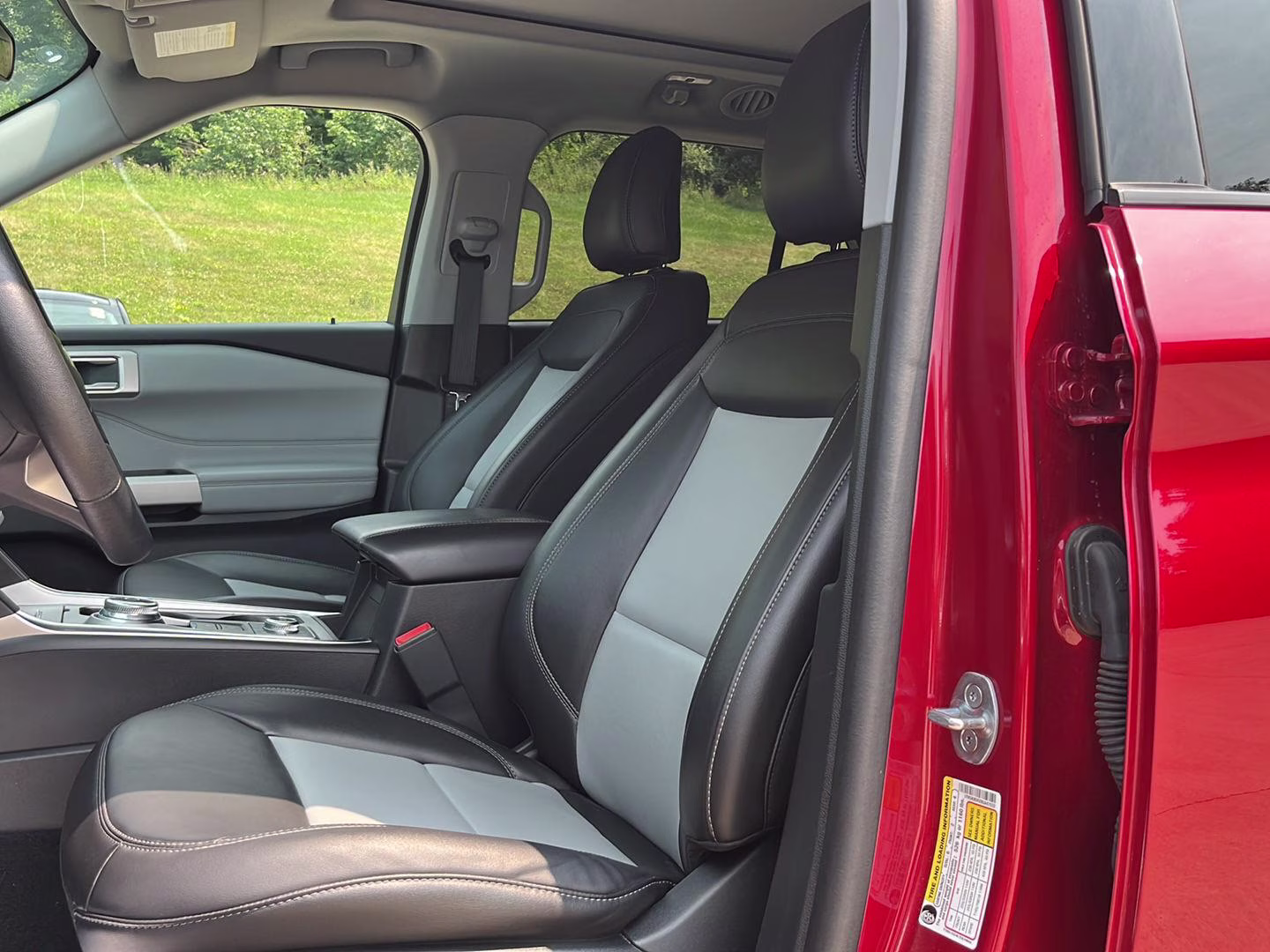 2024 Rapid Red Metallic Tinted Clearcoat Ford Explorer XLT 4X4 SUV