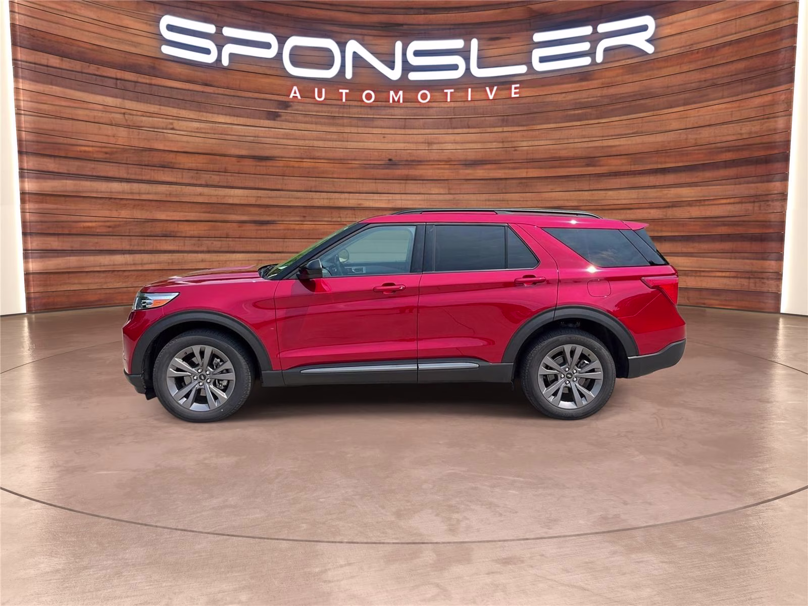 2024 Rapid Red Metallic Tinted Clearcoat Ford Explorer XLT 4X4 SUV