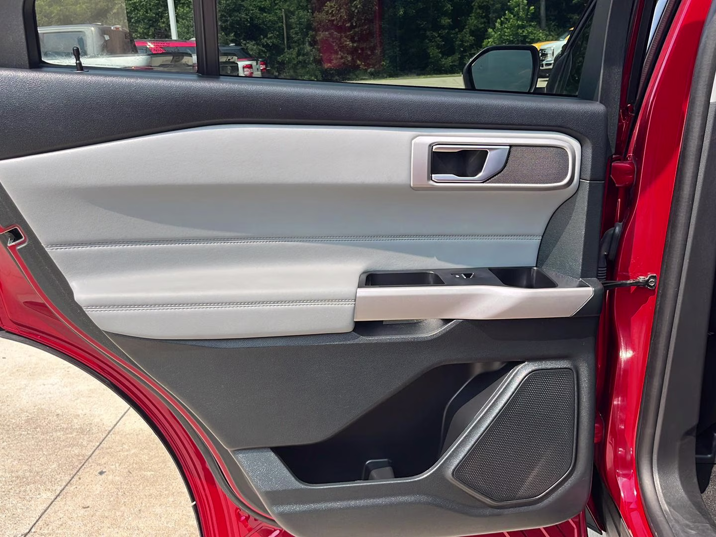 2024 Rapid Red Metallic Tinted Clearcoat Ford Explorer XLT 4X4 SUV