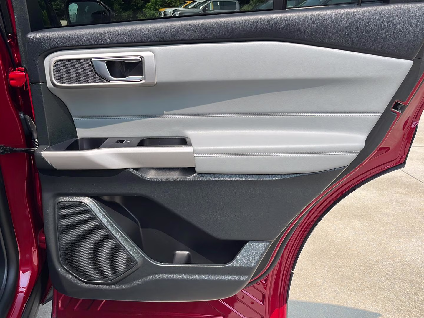 2024 Rapid Red Metallic Tinted Clearcoat Ford Explorer XLT 4X4 SUV