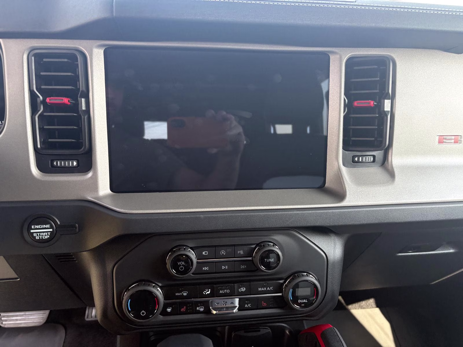 2026 Wimbledon White Ford Bronco Outer Banks 4X4 SUV