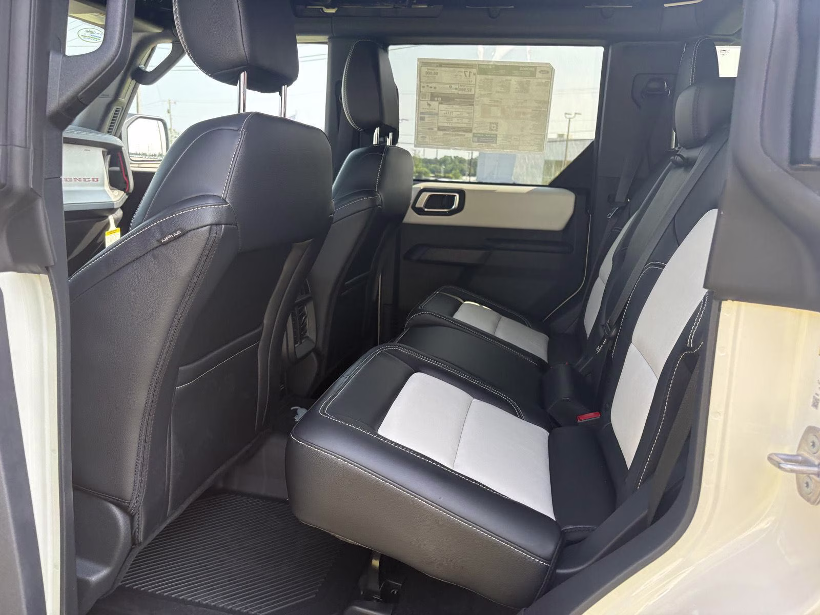 2026 Wimbledon White Ford Bronco Outer Banks 4X4 SUV