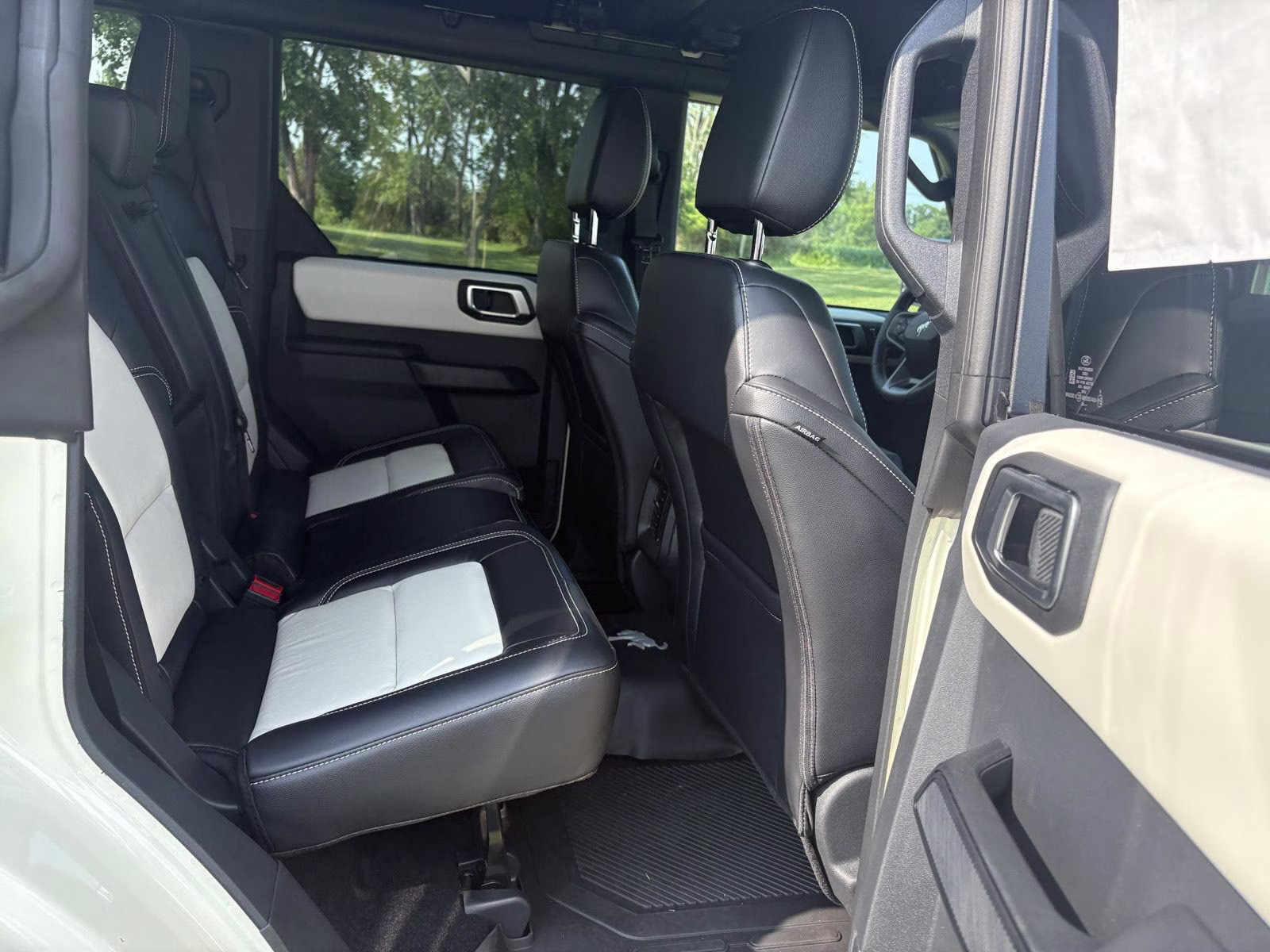 2026 Wimbledon White Ford Bronco Outer Banks 4X4 SUV