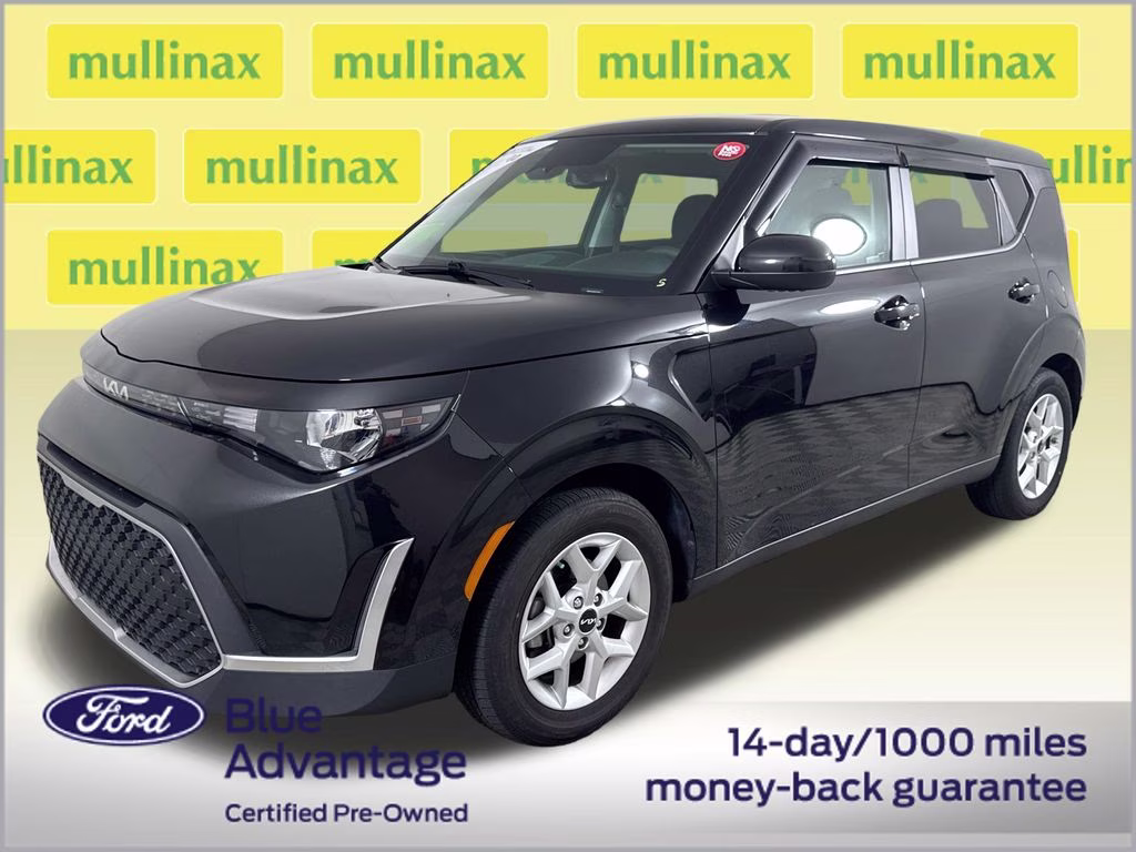 2024 Fusion Black Kia Soul S FWD Hatchback