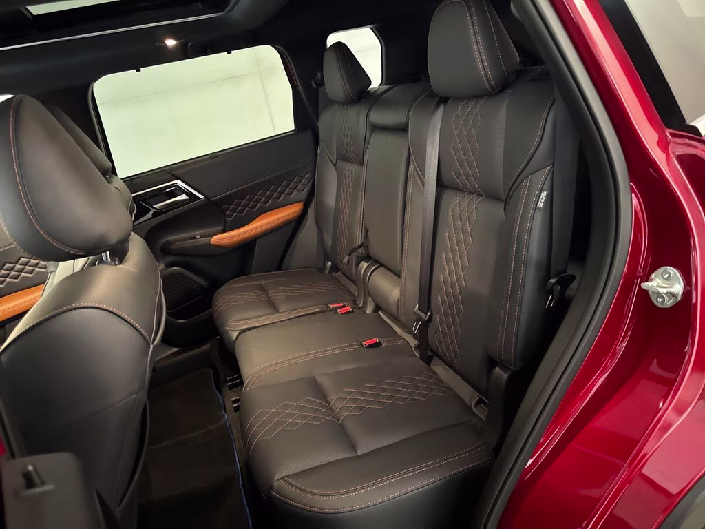 2025 Red Diamond/Black Roof Mitsubishi Outlander PHEV SEL Platinum Edition AWD SUV