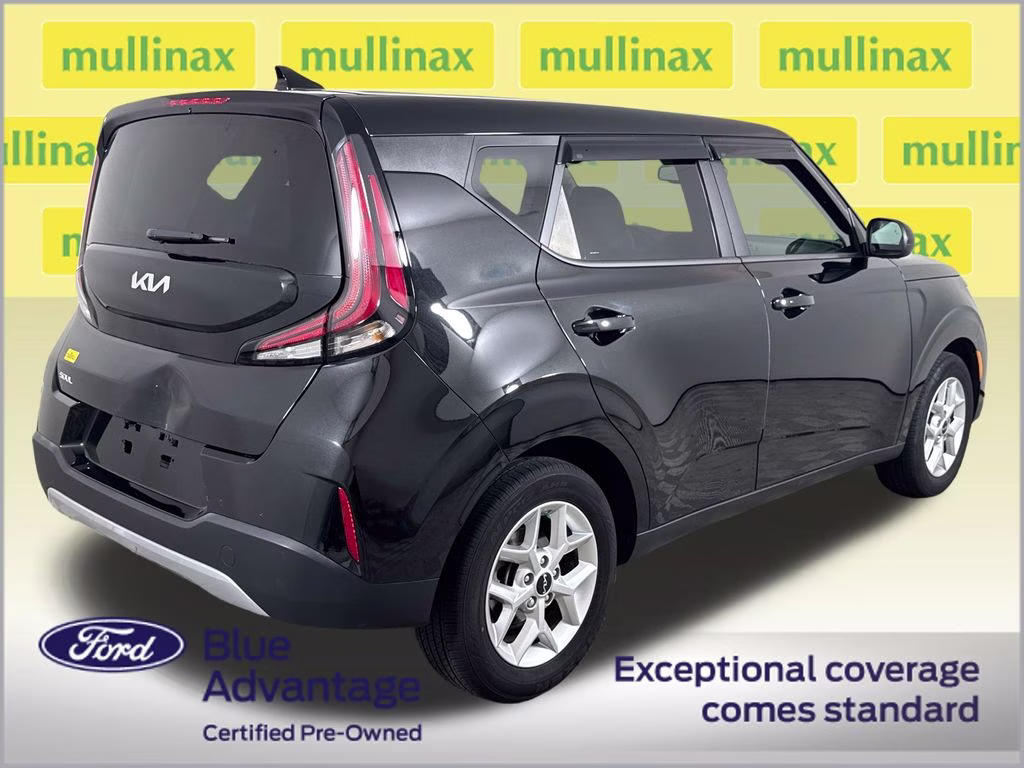 2024 Fusion Black Kia Soul S FWD Hatchback