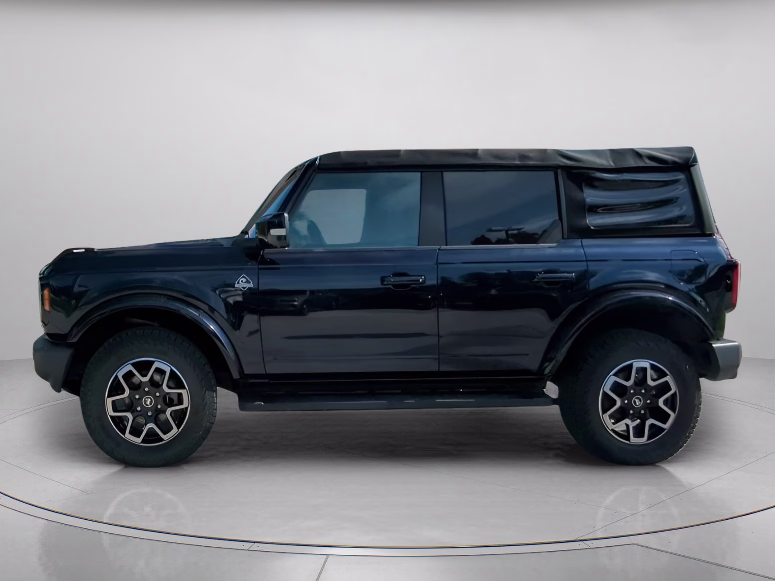 2021 Antimatter Blue Metallic Ford Bronco Outer Banks 4X4 Convertible