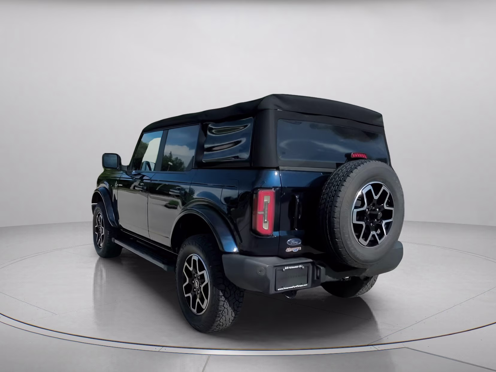 2021 Antimatter Blue Metallic Ford Bronco Outer Banks 4X4 Convertible