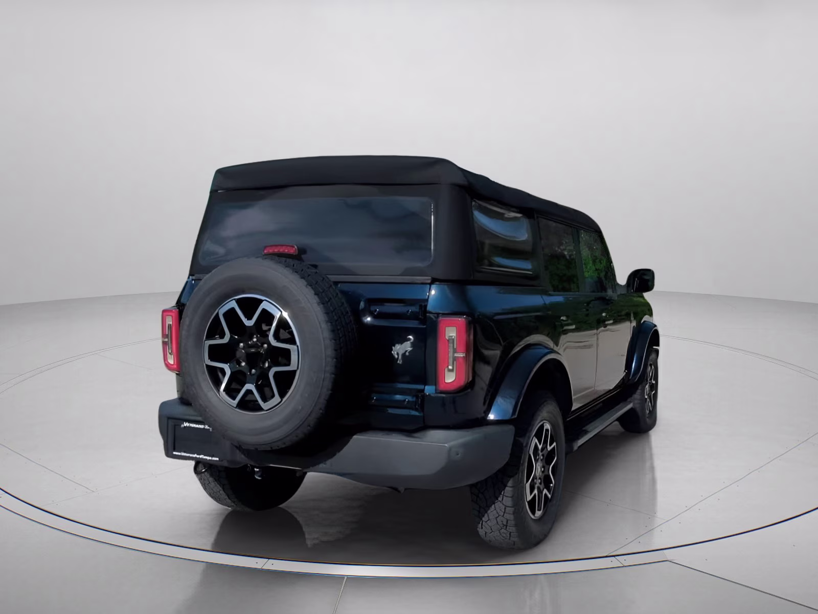 2021 Antimatter Blue Metallic Ford Bronco Outer Banks 4X4 Convertible