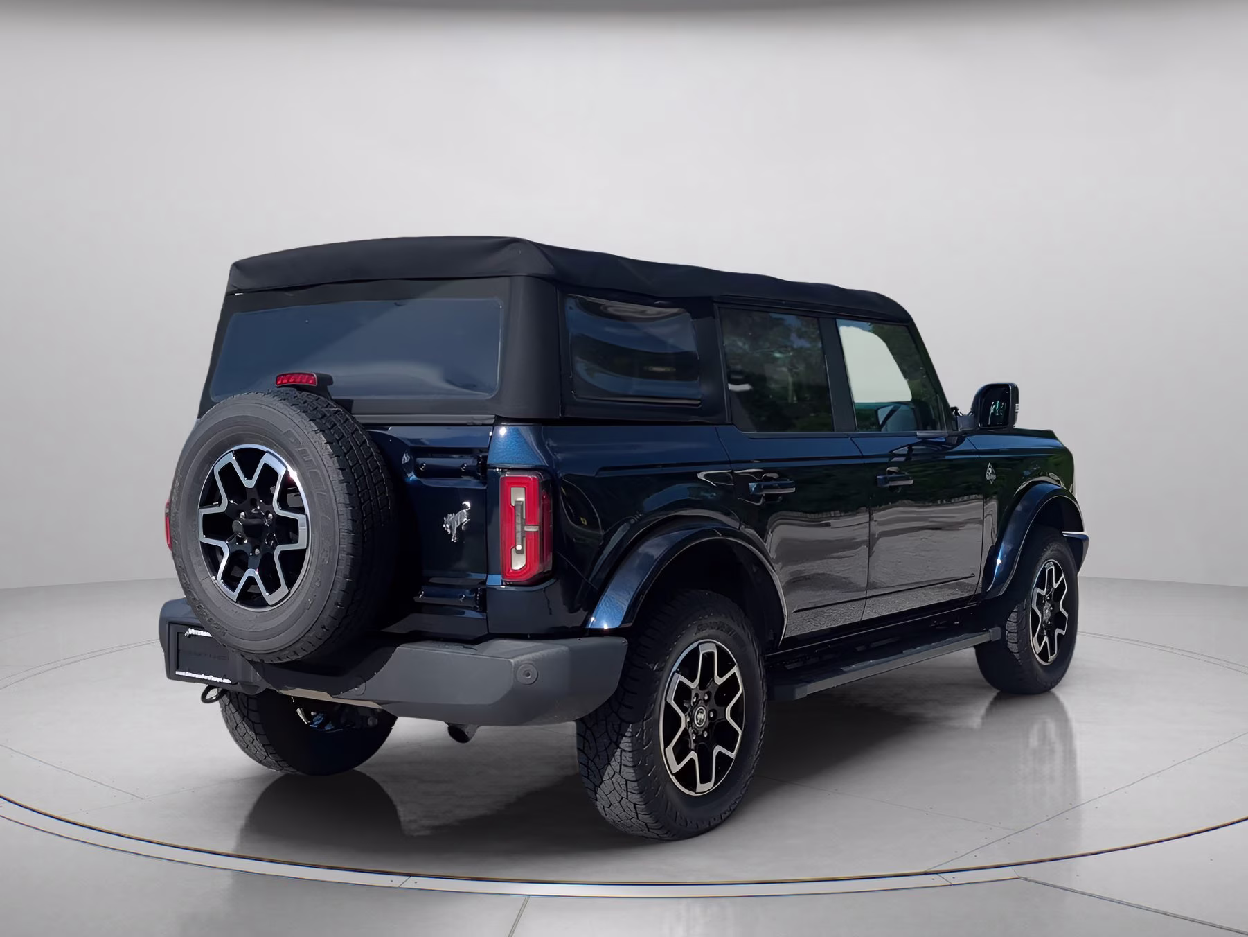 2021 Antimatter Blue Metallic Ford Bronco Outer Banks 4X4 Convertible
