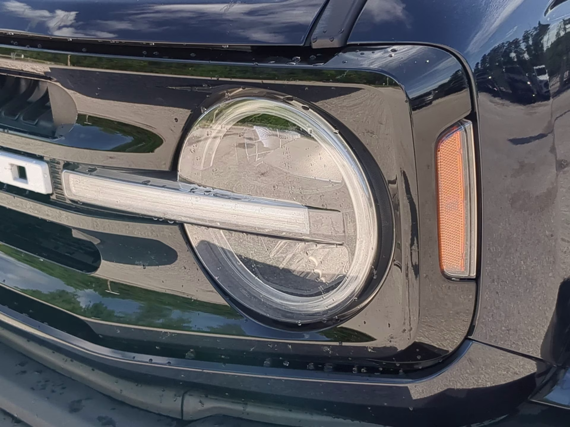2021 Antimatter Blue Metallic Ford Bronco Outer Banks 4X4 Convertible