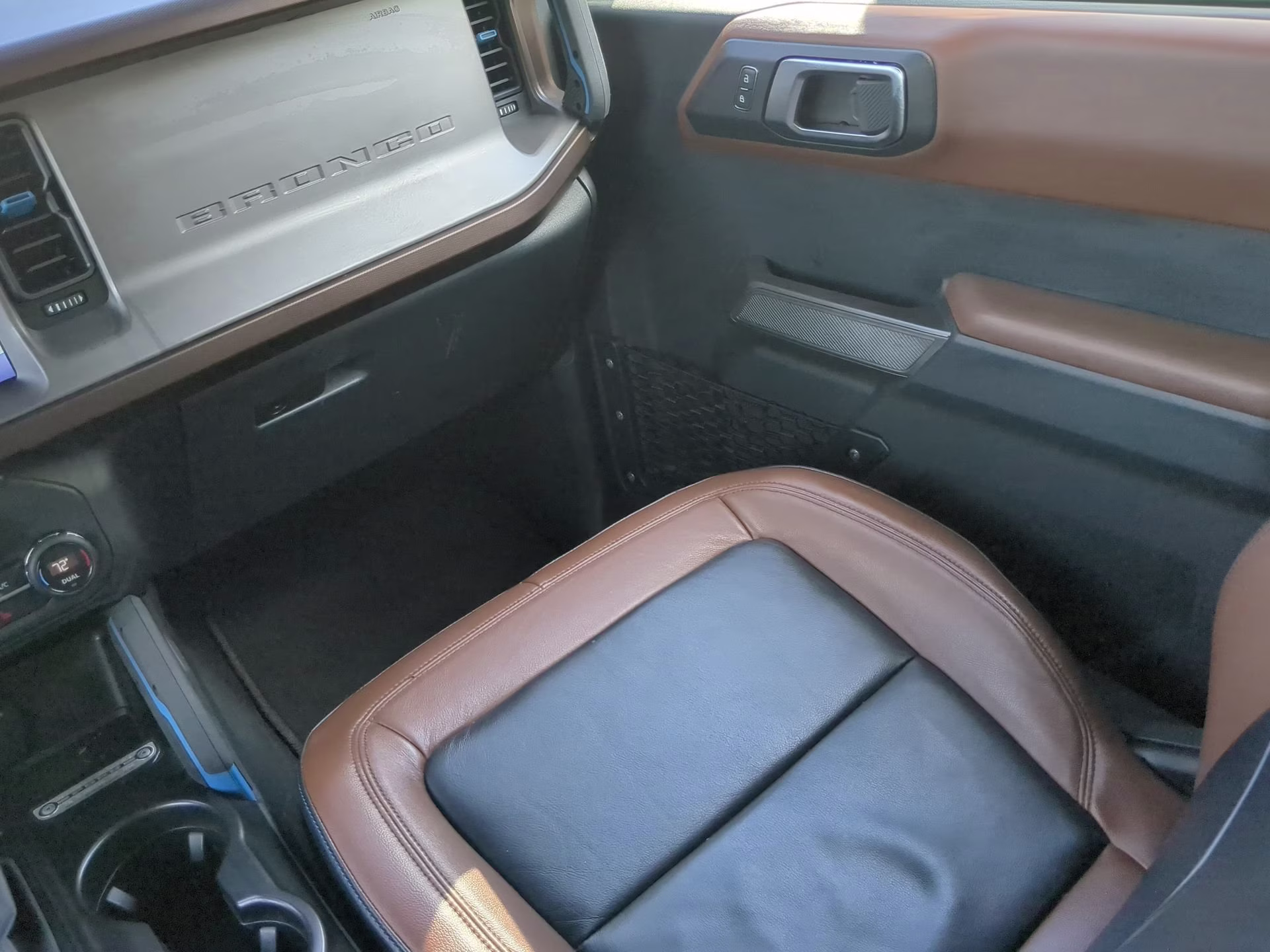 2021 Antimatter Blue Metallic Ford Bronco Outer Banks 4X4 Convertible