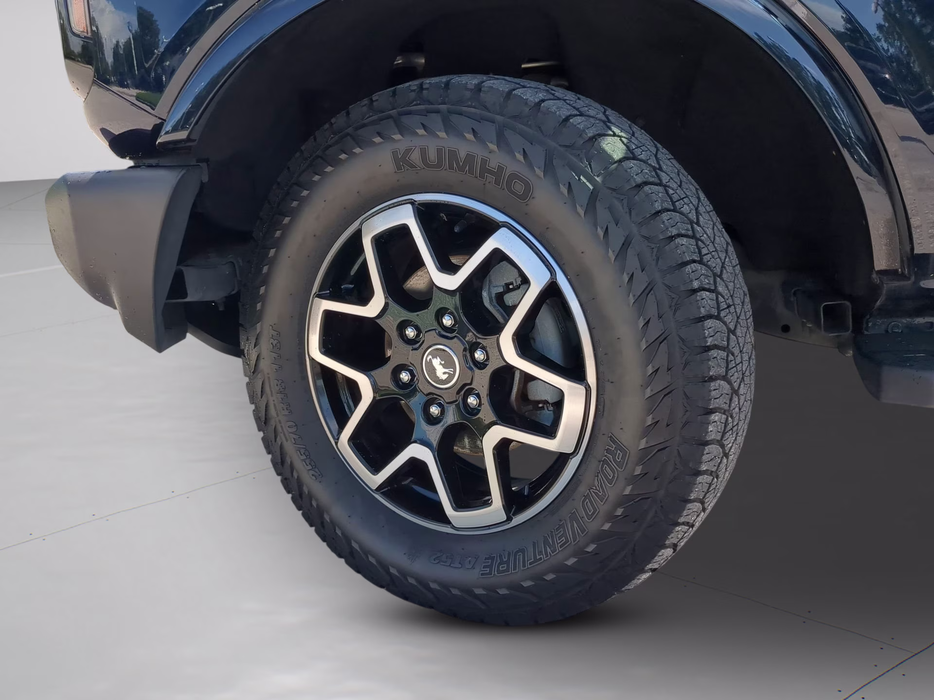 2021 Antimatter Blue Metallic Ford Bronco Outer Banks 4X4 Convertible