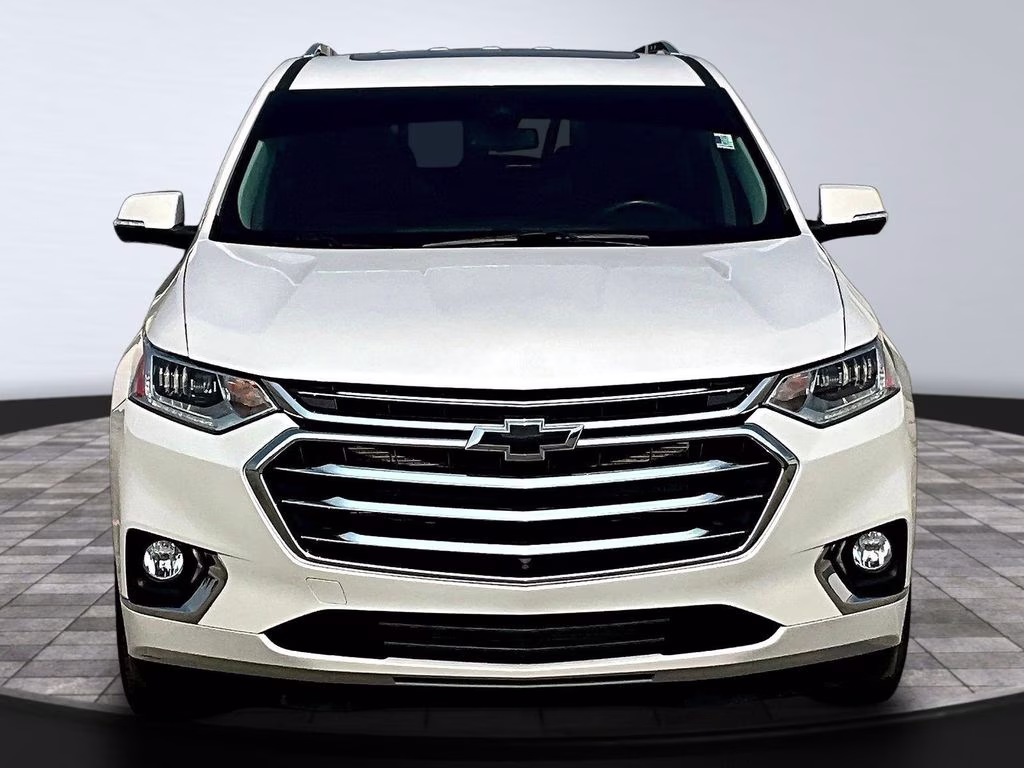 2021 Iridescent Pearl Tricoat Chevrolet Traverse High Country AWD SUV