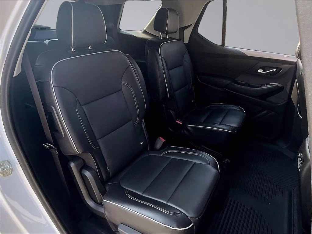 2021 Iridescent Pearl Tricoat Chevrolet Traverse High Country AWD SUV