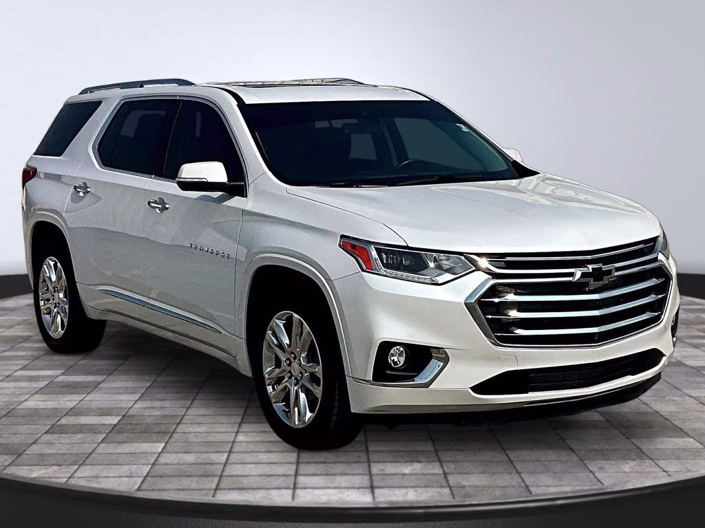 2021 Iridescent Pearl Tricoat Chevrolet Traverse High Country AWD SUV