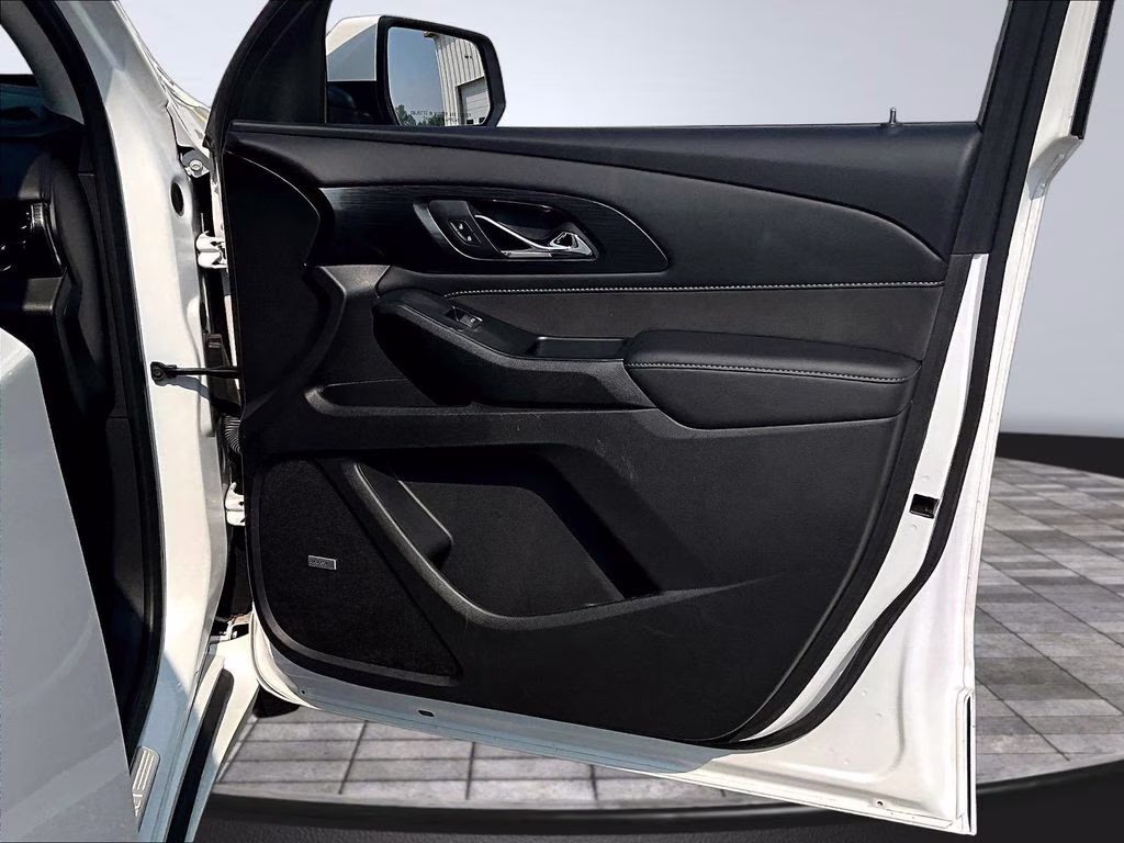2021 Iridescent Pearl Tricoat Chevrolet Traverse High Country AWD SUV