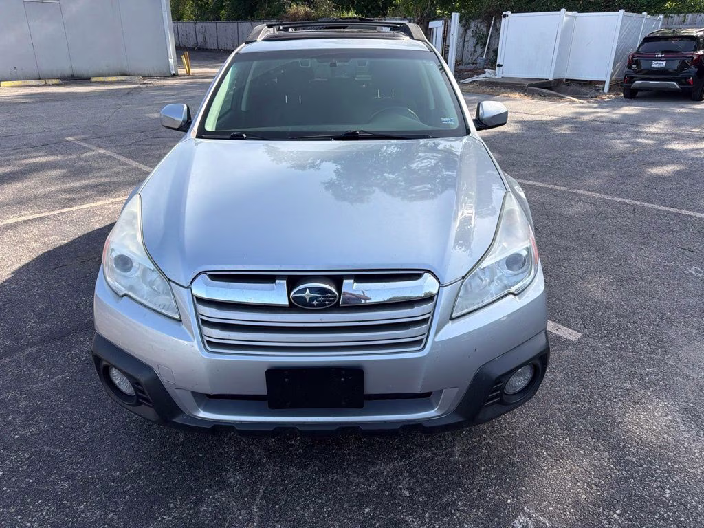 2013 Ice Silver Metallic Subaru Outback 2.5i AWD SUV