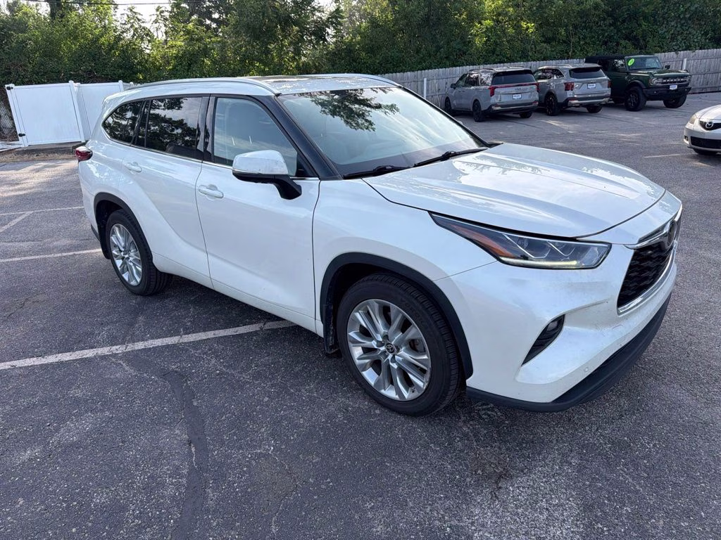 2021 Blizzard Pearl Toyota Highlander Limited AWD SUV