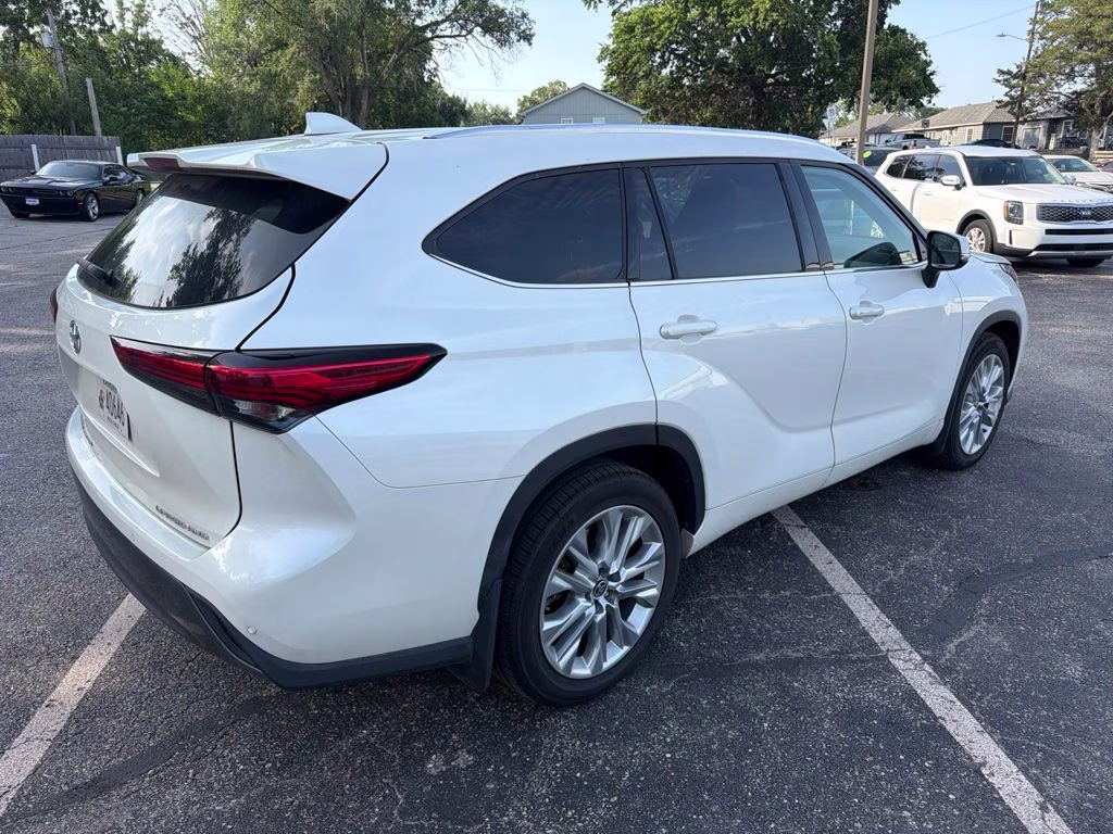 2021 Blizzard Pearl Toyota Highlander Limited AWD SUV